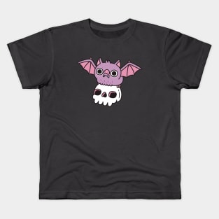 Cute Flying Vampire Bat With Skull Kids T-Shirt